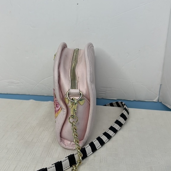 Betsey Johnson CROSSBODY BAG - BLUSH - Picture 2 of 9